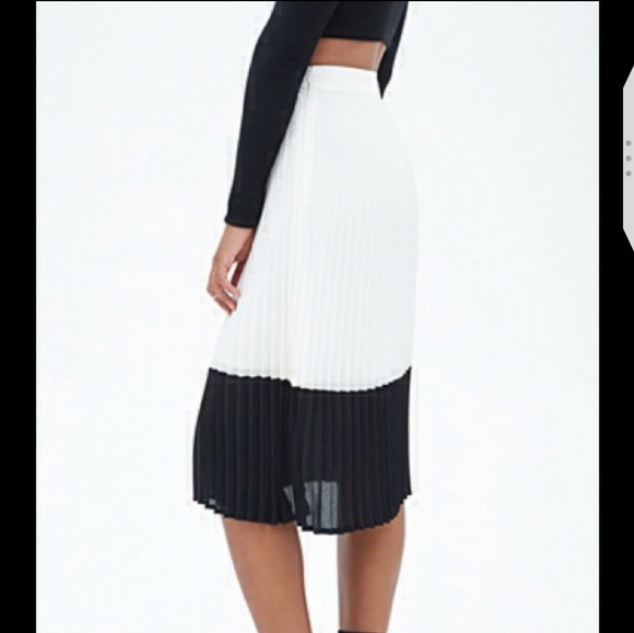 Forever 21 White and Black Midi Skirt - Picture 2 of 4